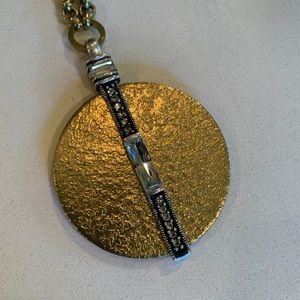 KR long pendant necklace